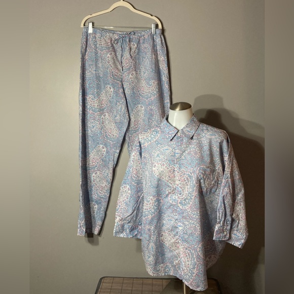 SOLD🩵Lauren Ralph Lauren L
Cotton Pajama Pant Set
Paisley Print Blue & Pink - Picture 7 of 14